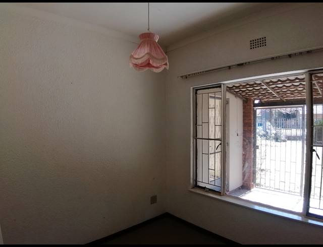 3 BEDROOM FREESTANDING FOR SALE IN STILFONTEIN EXT 4